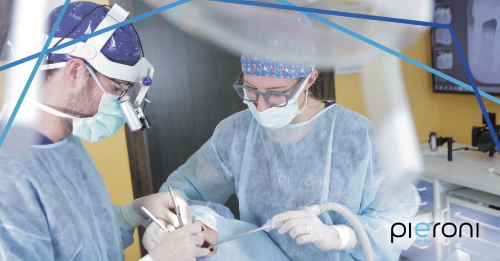 Protesi fissa su impianti Toronto Bridge, tutto quello che devi sapere Protesi fissa su impianti | Studio dentistico Pieroni | Dentista a Milano Porta Venezia e Paina di Giussano|Protesi fissa su impianti | Studio dentistico Pieroni | Dentista a Milano Porta Venezia e Paina di Giussano|Protesi fissa su impianti | Studio dentistico Pieroni | Dentista a Milano Porta Venezia e Paina di Giussano